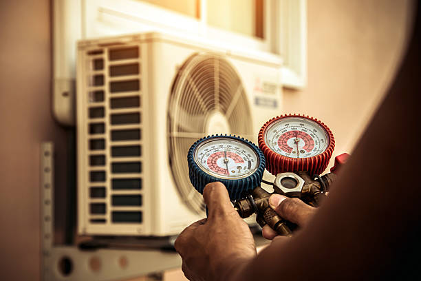 Professional Emergency Hvac technician working in Richland Springs, TX